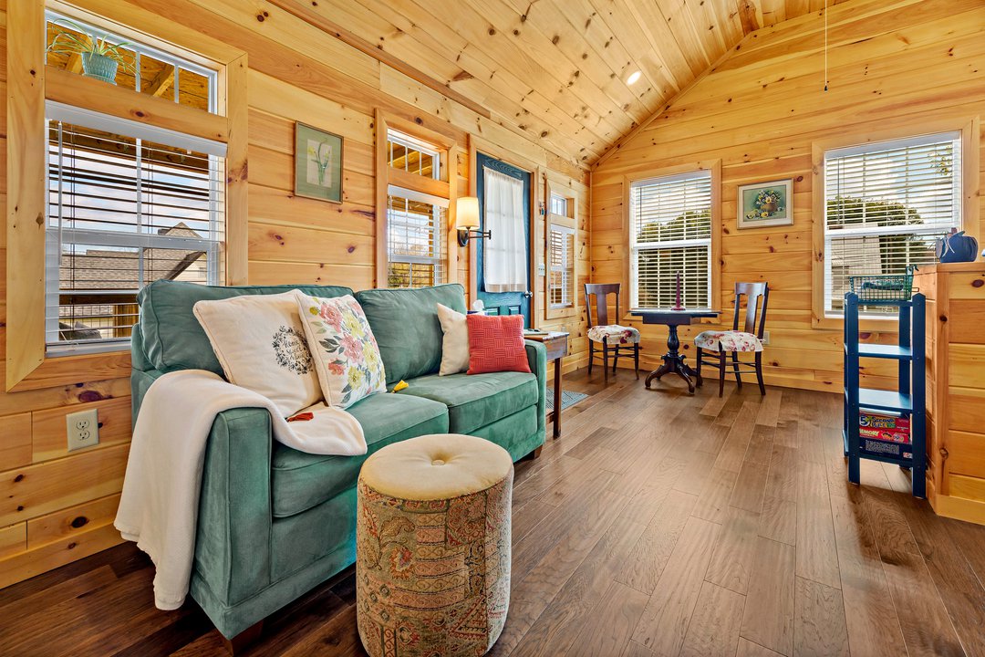 Mary Ida's interior.jpg