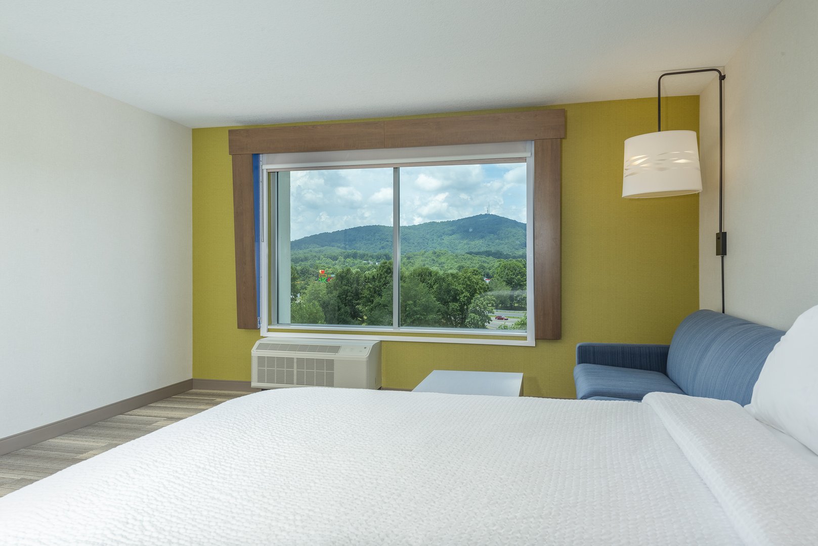 Holiday Inn Express in Marion