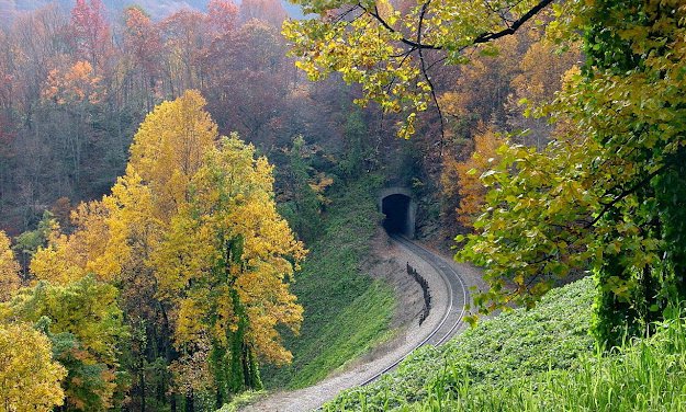 Point Lookout Fall Tunnel