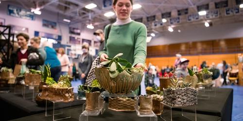 Shopping Potters Market