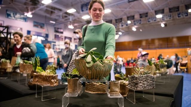 Shopping Potters Market