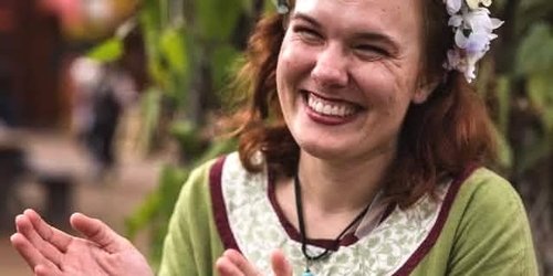 WNC-Ren-Faire-Woman-Clapping.jpeg