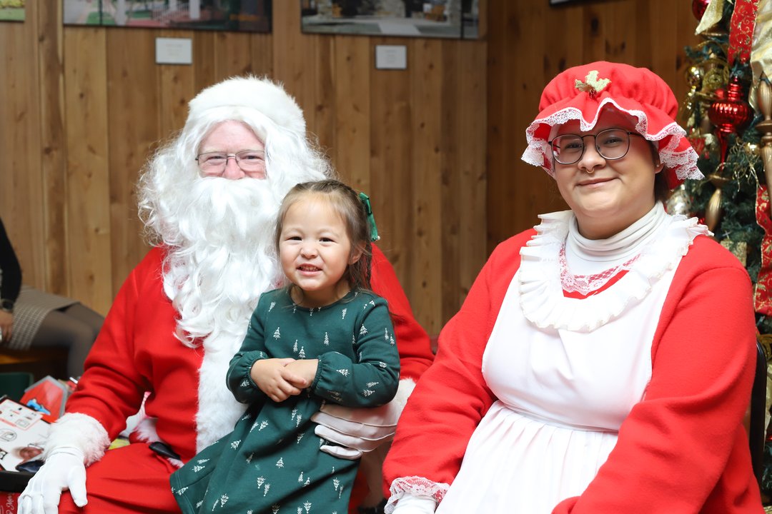 yodel_Christmas Posada Posada Navideña (Free event/ Evento gratis)