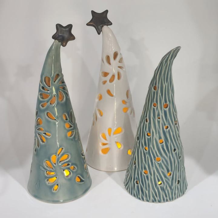 yodel_Christmas Tree Luminaries with DeAnna