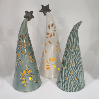 yodel_Christmas Tree Luminaries with DeAnna