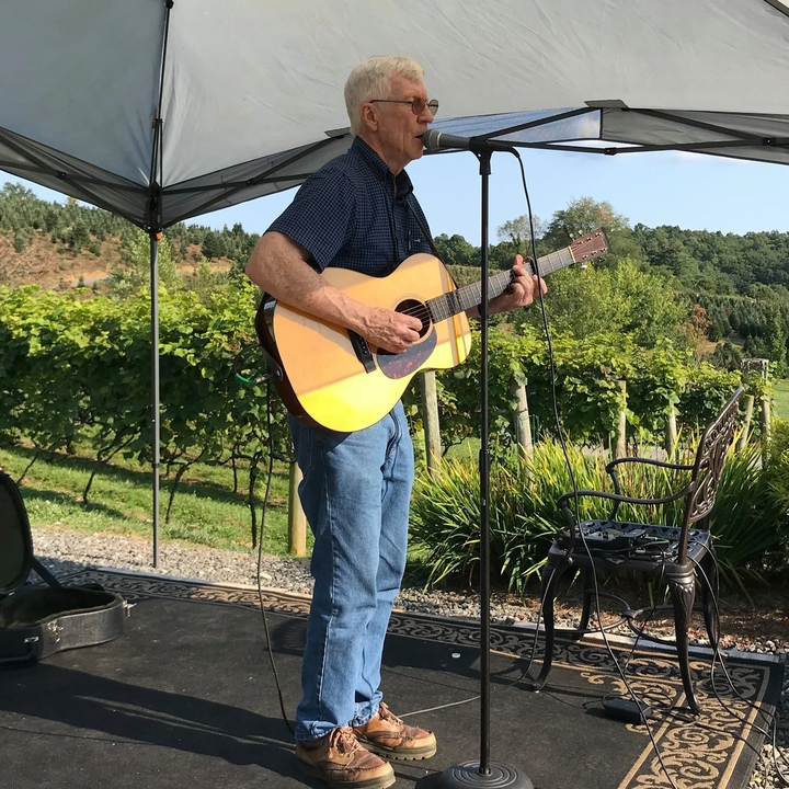 yodel_Live Music: Tom Pillion