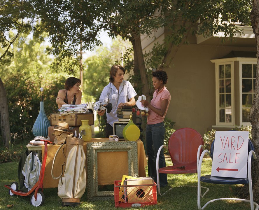 yodel_Yard Sale Comunitario Community Yard Sale